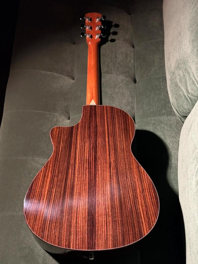 larrivee guitars om 03,larrivee guitars om 03: A Comprehensive Overview