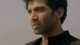 aditya roy kapoor om,Early Life and Background